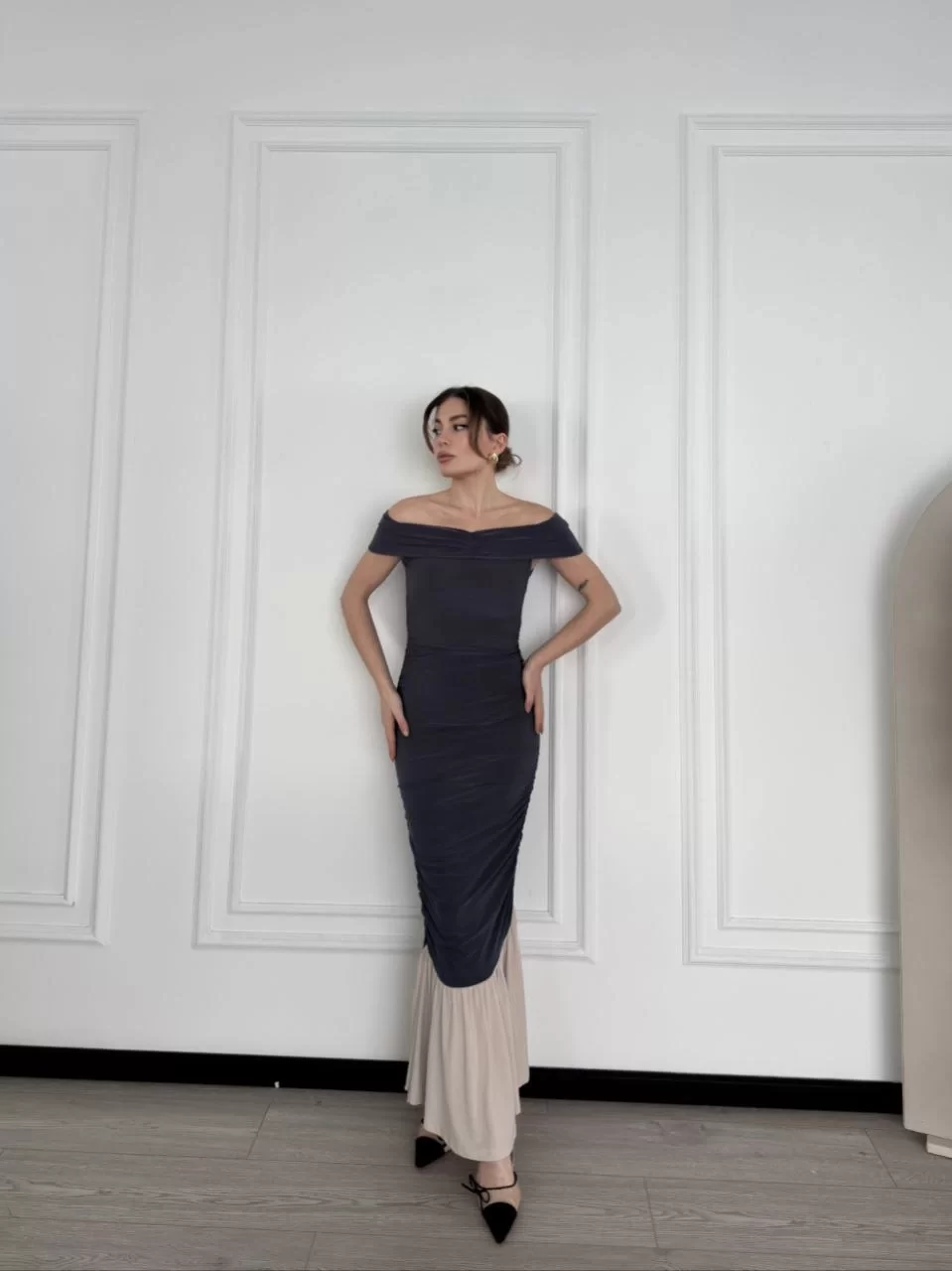 Striptiz Omuzlu Uzun Elbise- Füme