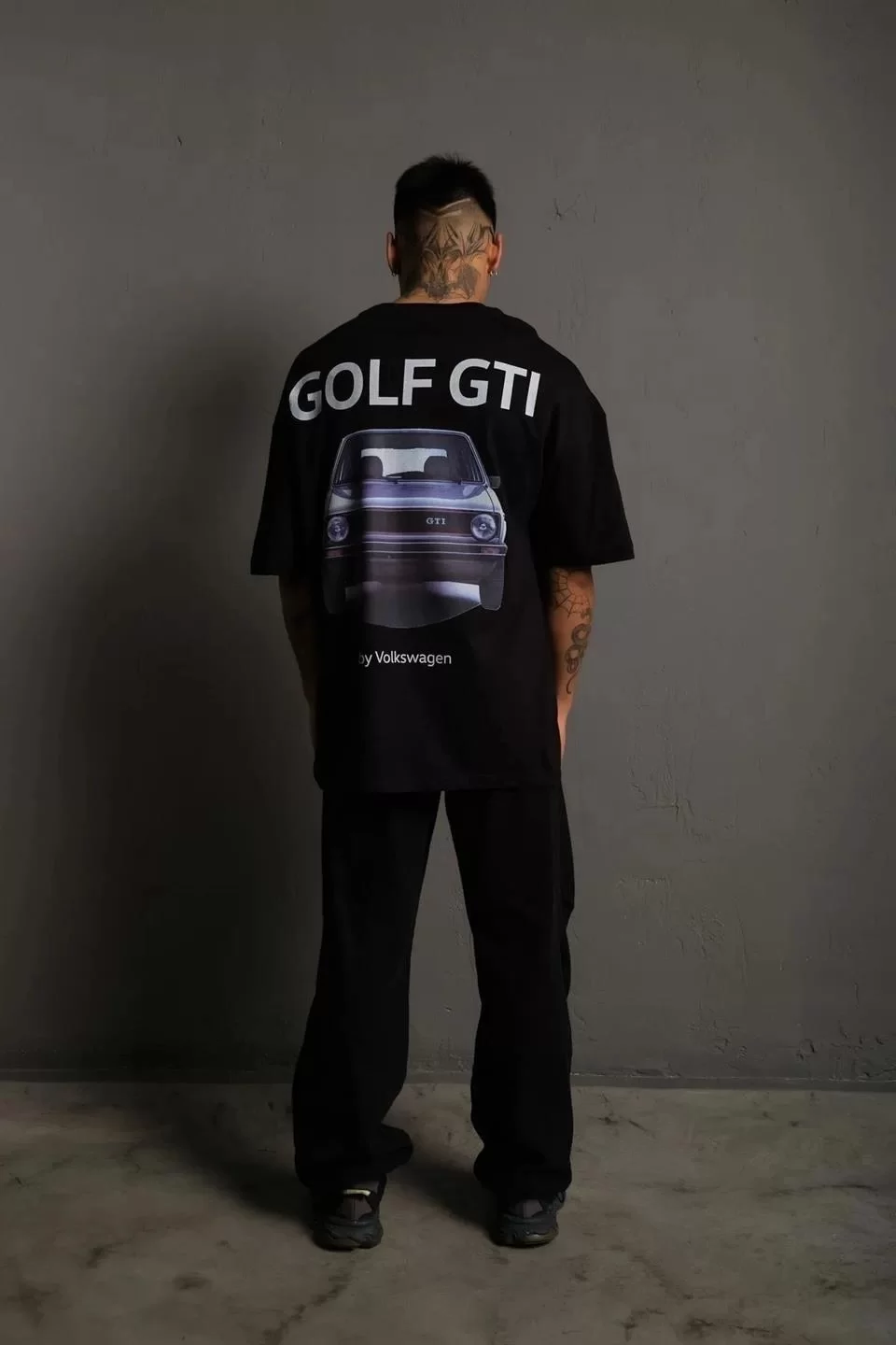 Erkek Oversize Baskılı Tişört – Golf GTI Retro Araba Desenli, Ön & Arka Dijital Baskı, Sokak Modası Stil - Siyah