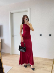 Bürümcük Kumaşlı İçi Astarlı Üzgülü Kolsuz Büzgülü Uzun Elbise - Kırmızı