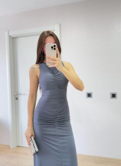 Bürümcük Kumaşlı İçi Astarlı Üzgülü Kolsuz Büzgülü Uzun Elbise - Füme