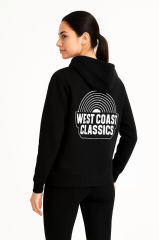 Kadın Kapşonlu Sweatshirt – Oversize Üç İplik Şardonlu Hoodie, “West Coast Classics” Ön & Arka Baskılı, Kanguru Cepli Kışlık Günlük Stil - Siyah