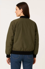 Kadın Bomber Mont Ceket – Fermuarlı, Kapitone İçi Astarlı, Su İtici Kumaş, Regular Fit, Yandan Cepli, Günlük Bahar & Kış Şık Rahat Stil - Haki